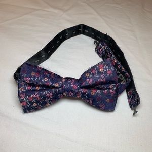 Express Bow Tie